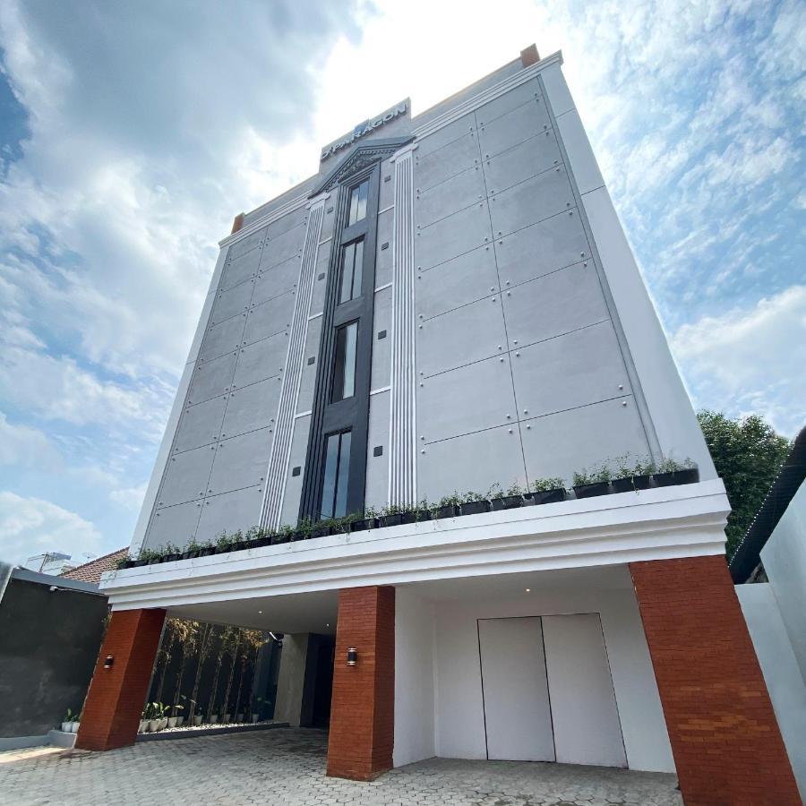 Dparagon Malioboro Джокьякарта Экстерьер фото